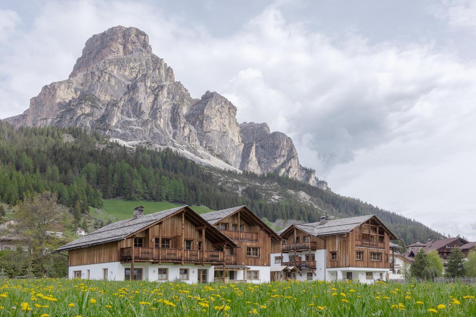 Chalet Ciasa Tino & Sara - Belaval Apartments Corvara Exteriör bild