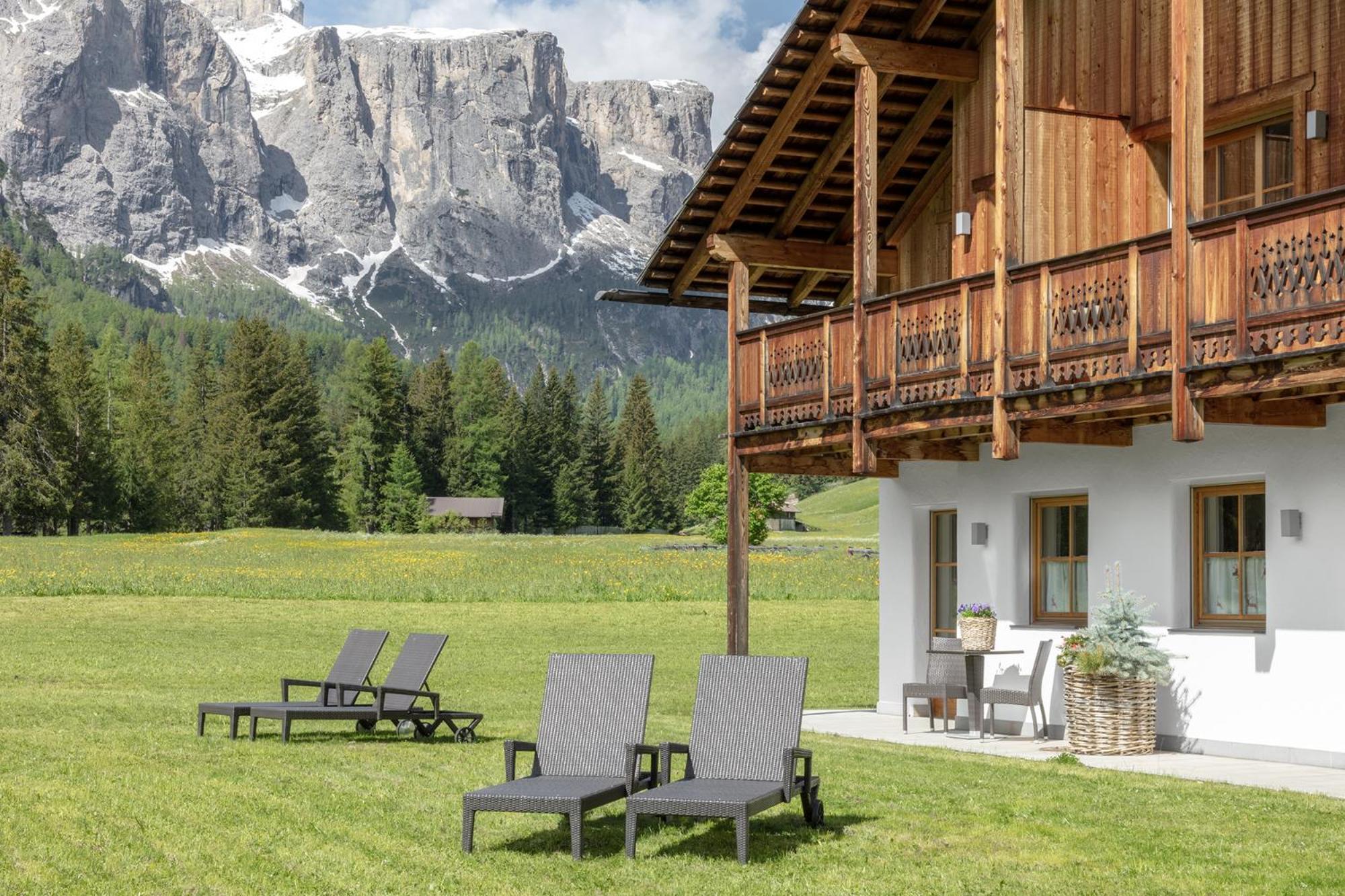 Chalet Ciasa Tino & Sara - Belaval Apartments Corvara Exteriör bild